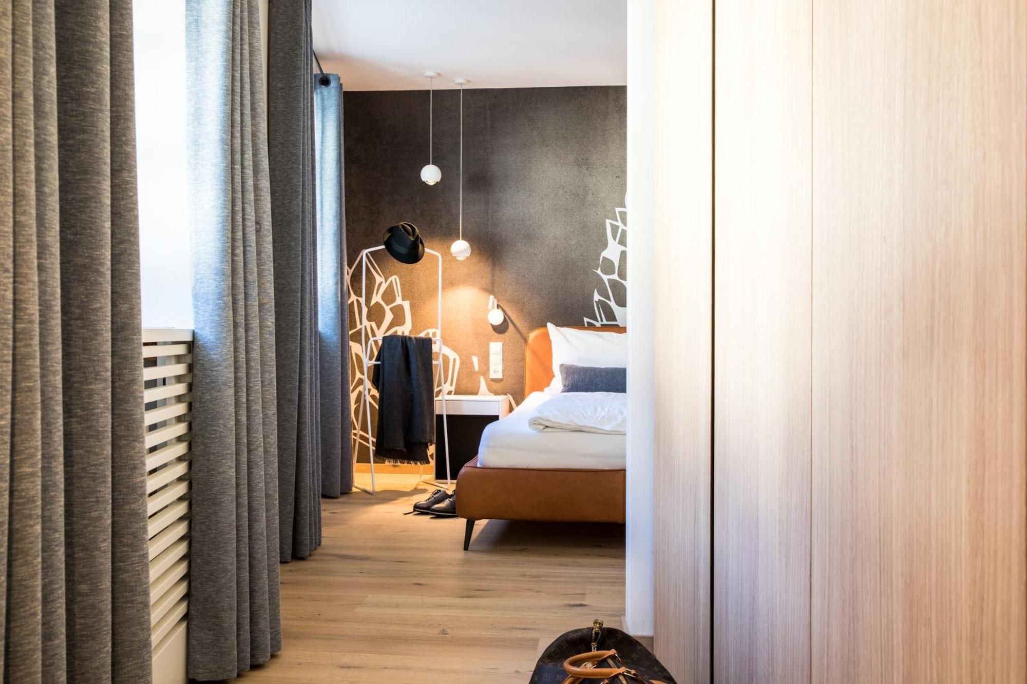 Double Room,1771577789:JPEG