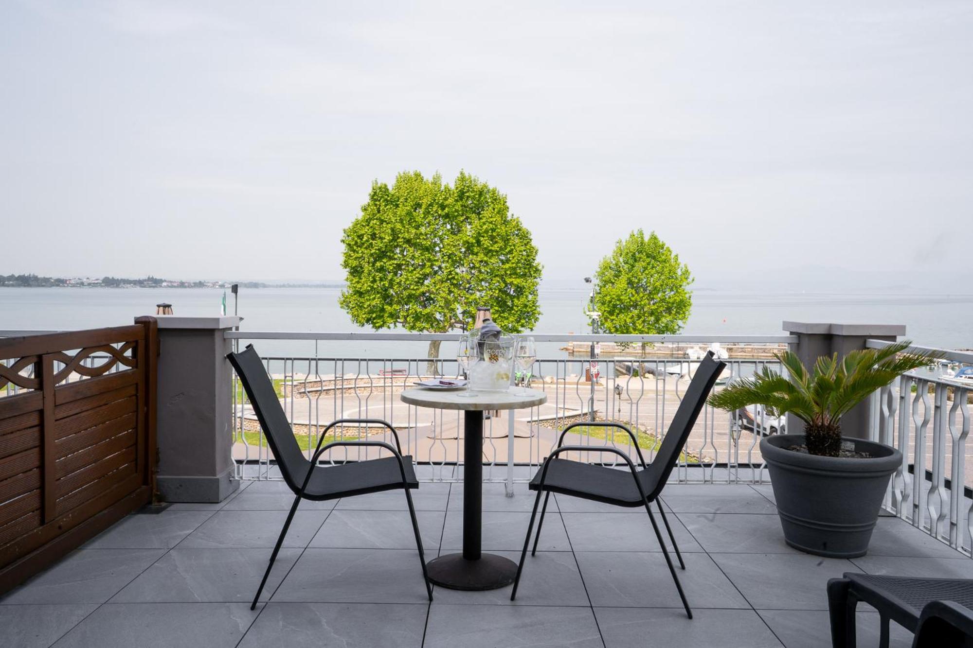 Superior Double Room Lake Front with Terrace