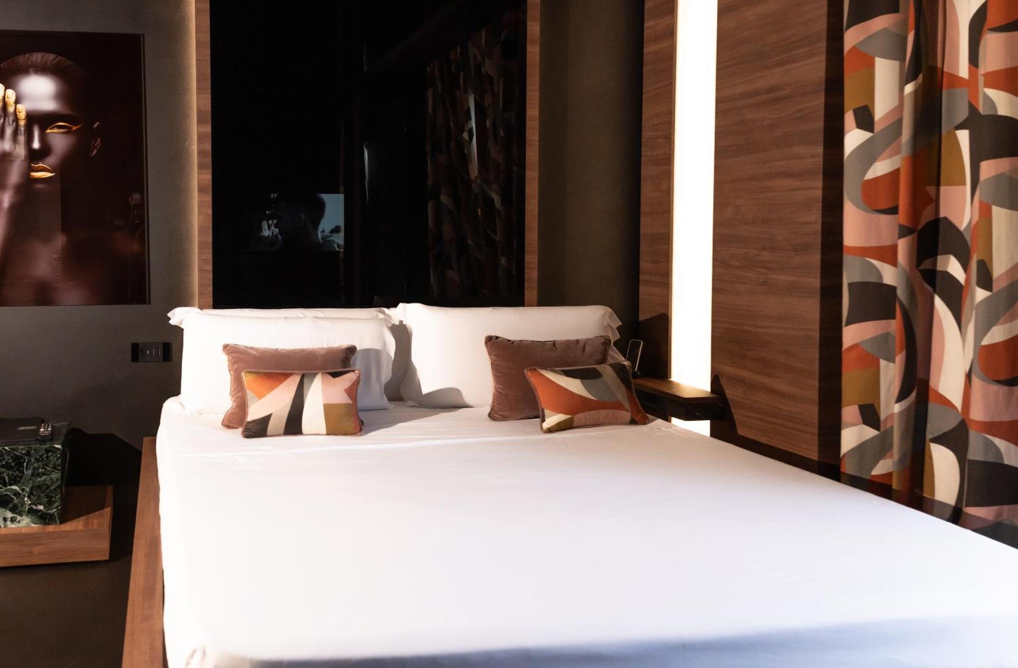 Queen Room with Balcony
