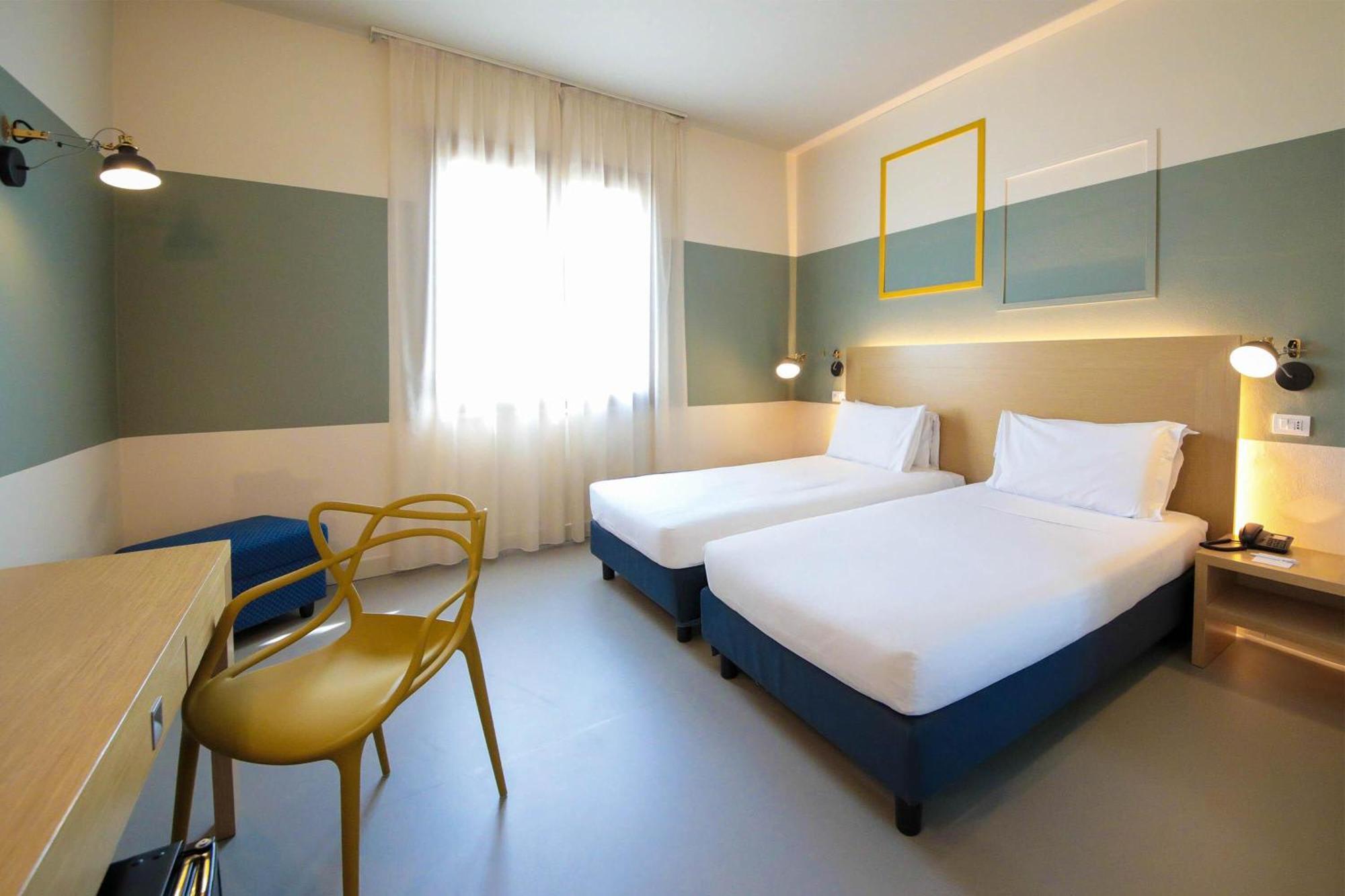 Standard Twin Room,1772903322:JPEG