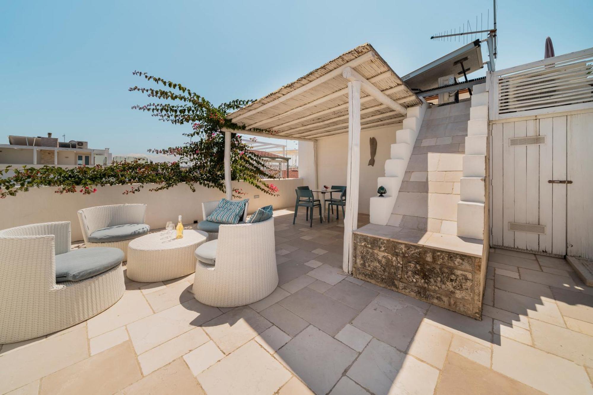 Apartment with Terrace and Sea View
