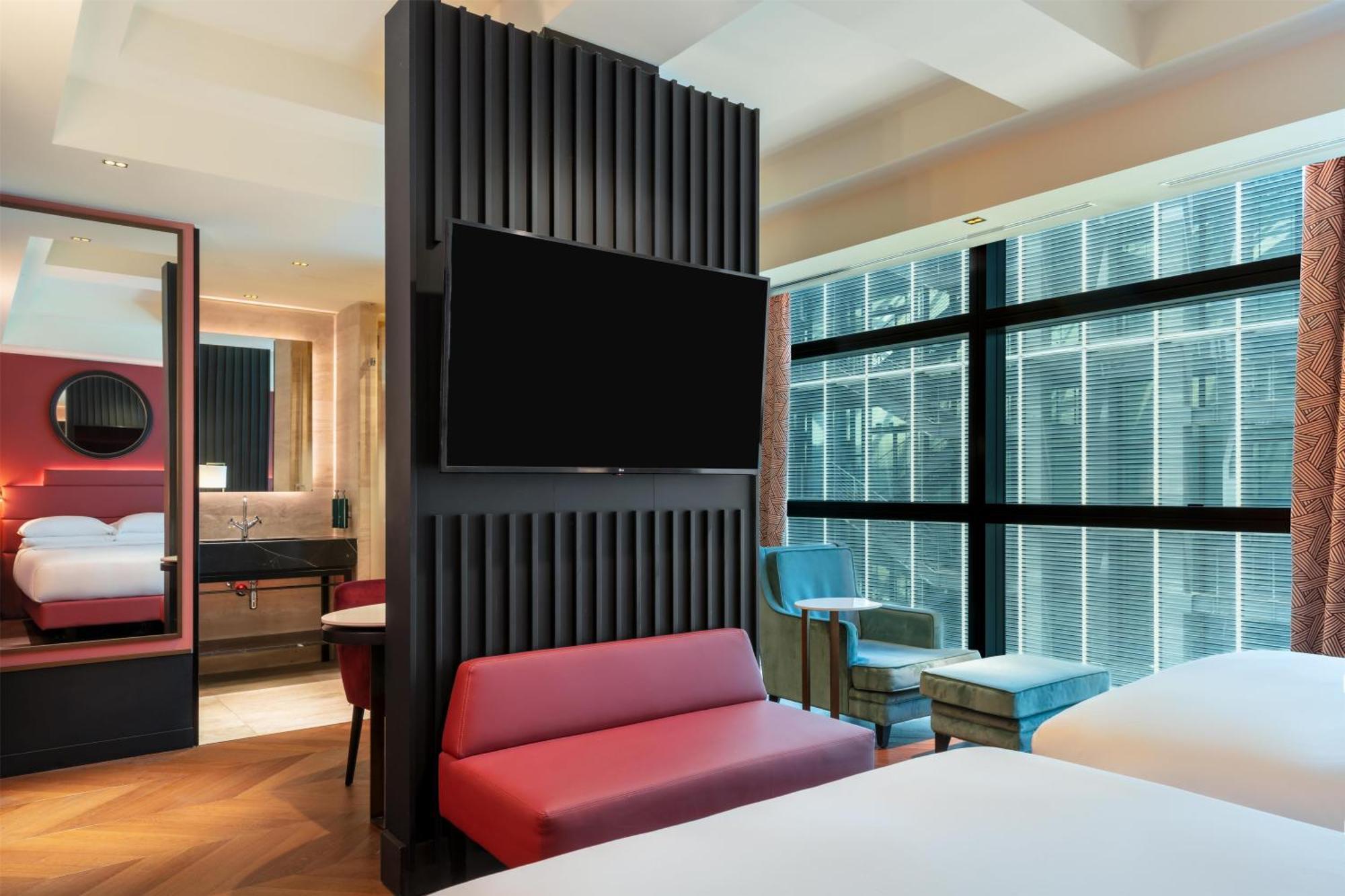 Quarto Duplo com 2 Camas de Casal