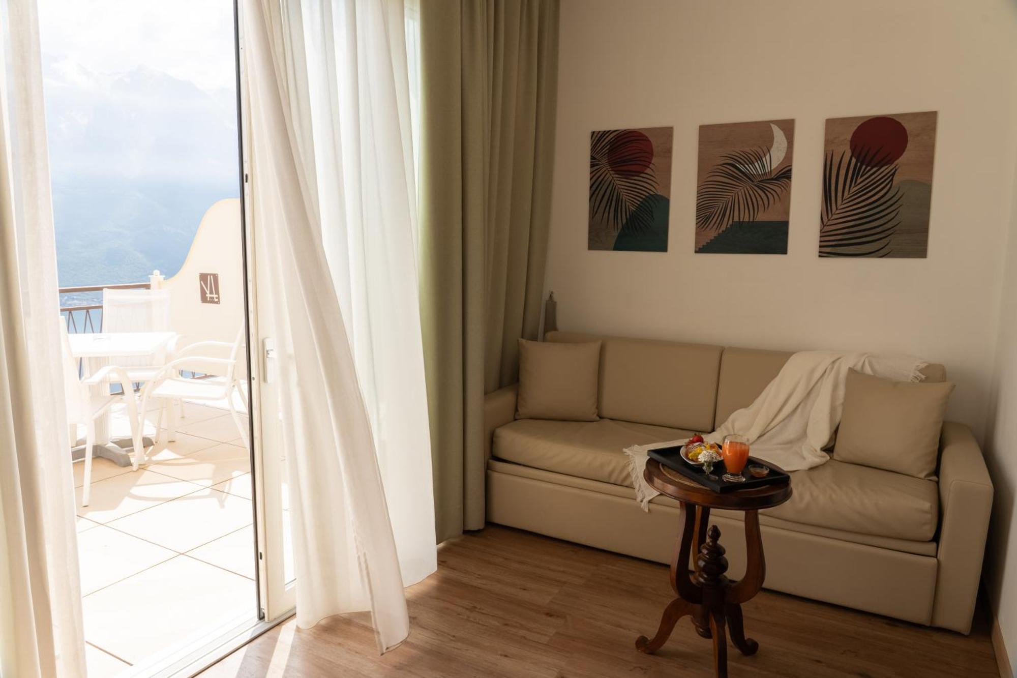 Superior Double Room Lake View