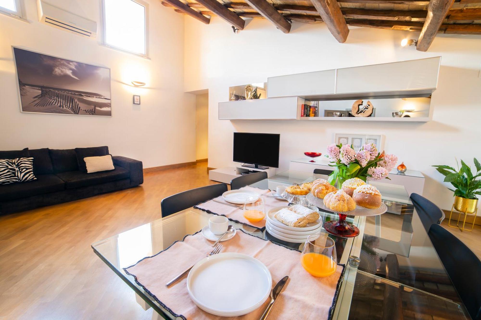 Deluxe Apartment