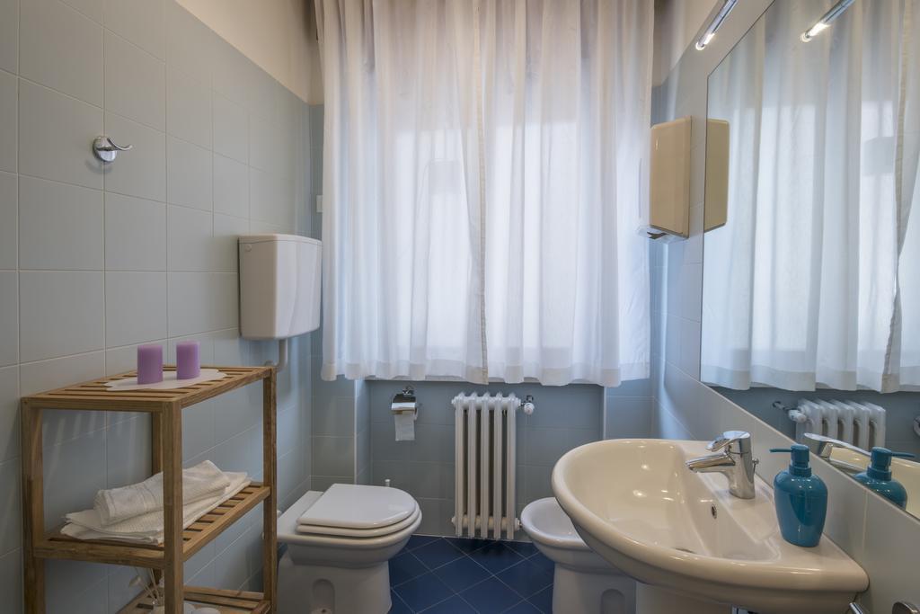 Camera Matrimoniale con Bagno in Comune
