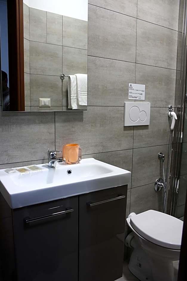 Double or Twin Room Private Bathroom