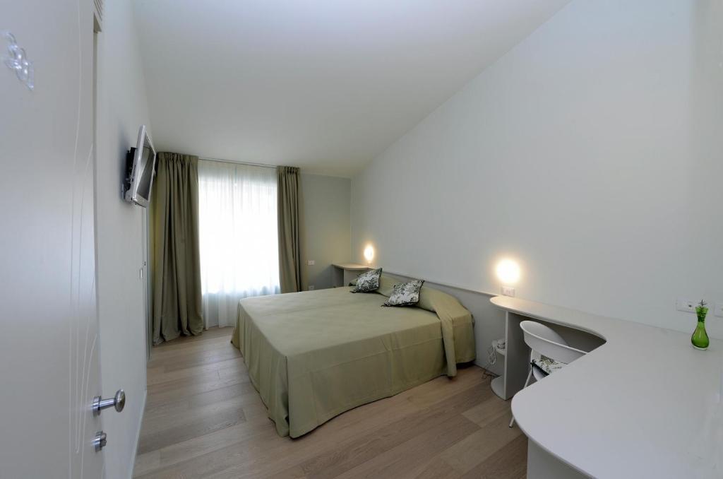 Double or Twin Room,110461476:JPEG