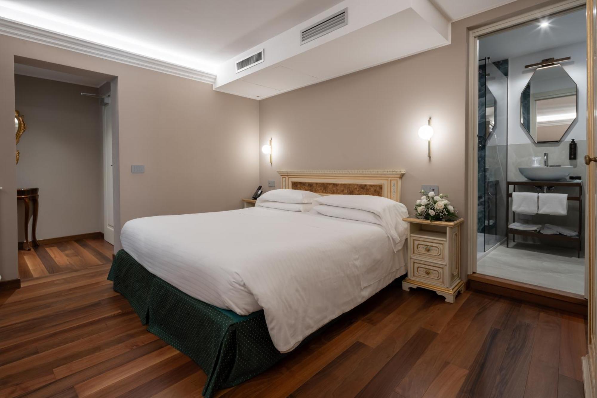 Classic Double Room