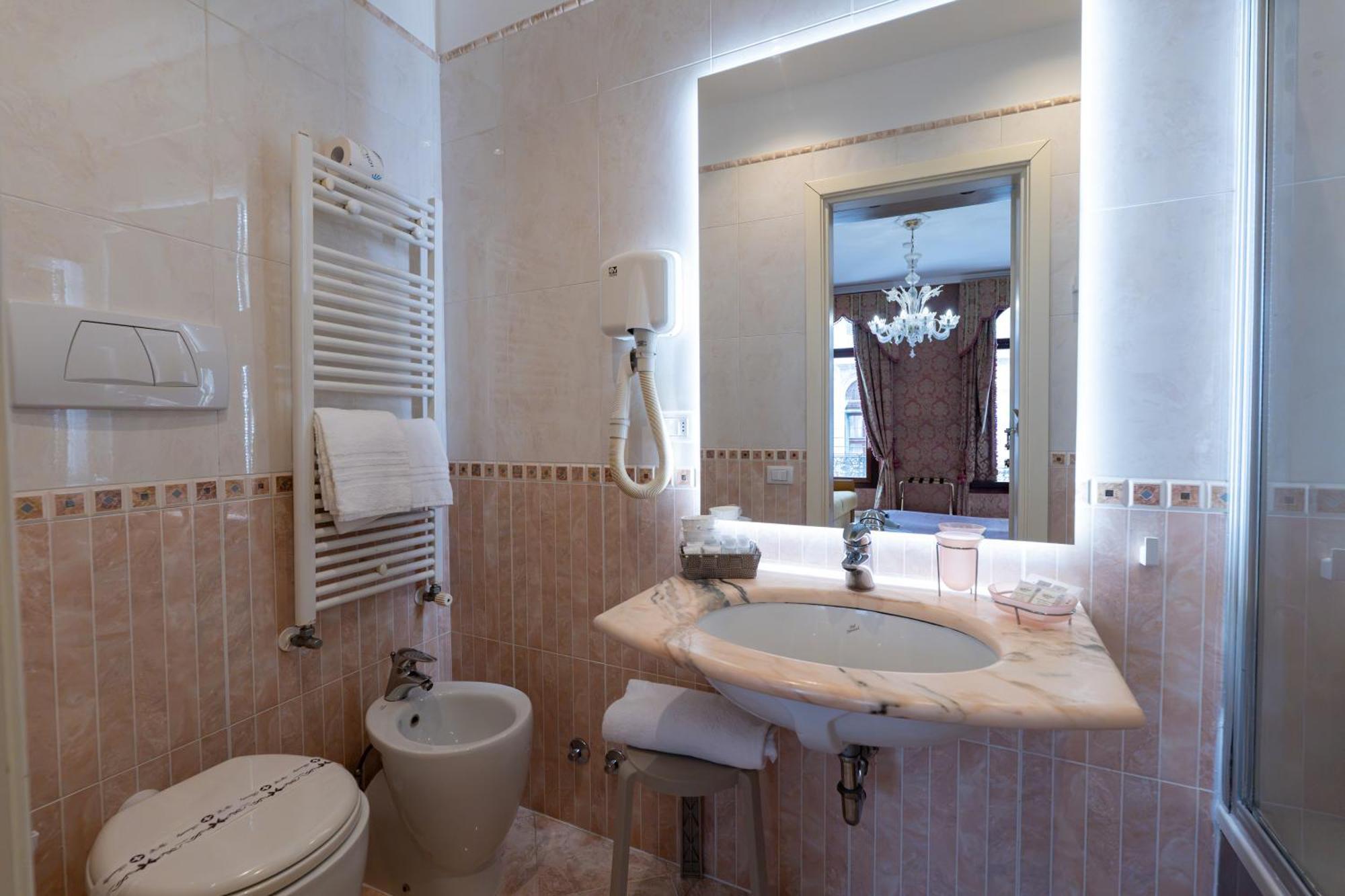Junior Suite Canal View