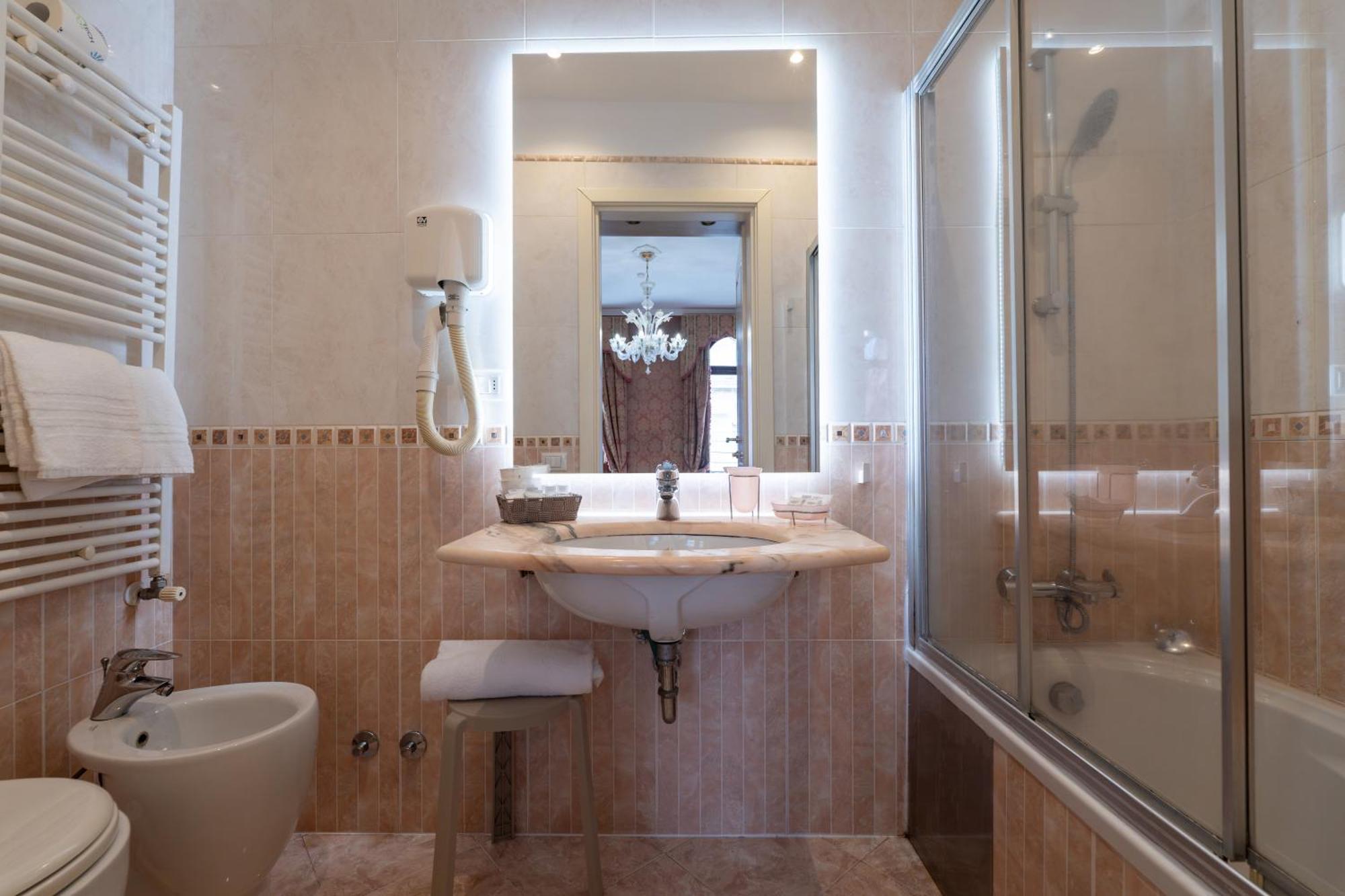 Junior Suite Canal View