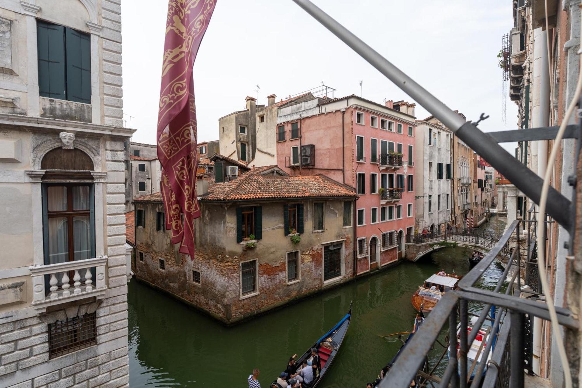 Junior Suite Canal View