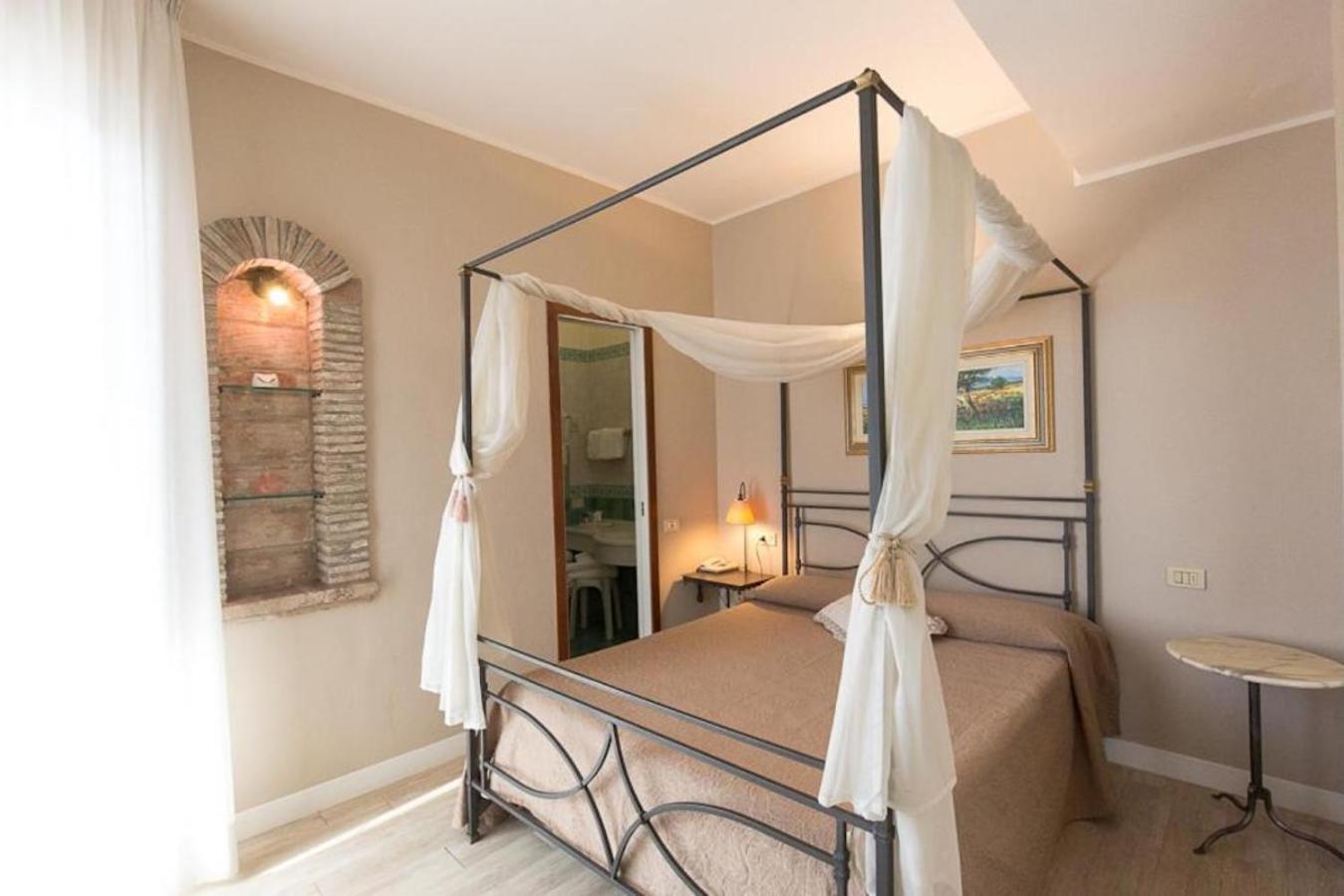 Double Room with Balcony and Sea View