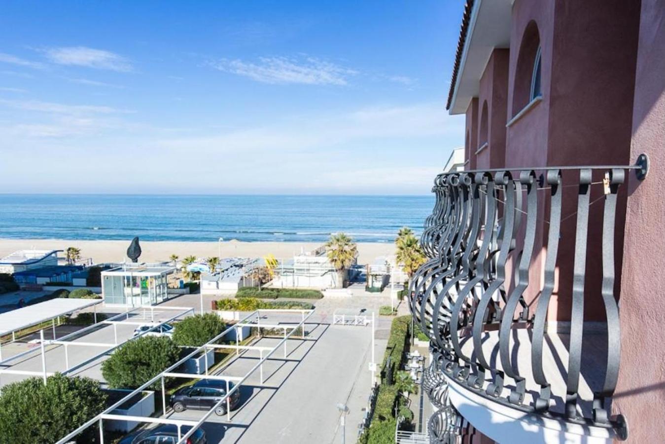 Deluxe Double Room with Balcony and Sea View