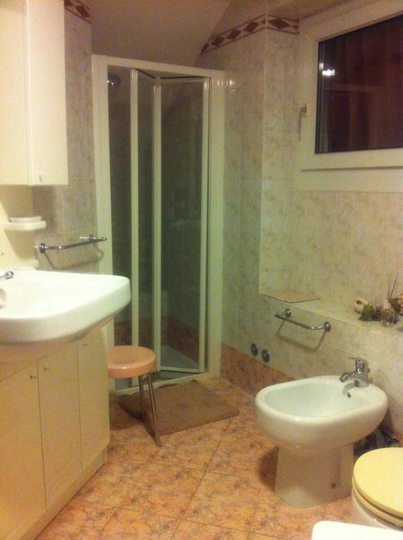 Double or Twin Room with Lake View,220402283:JPEG