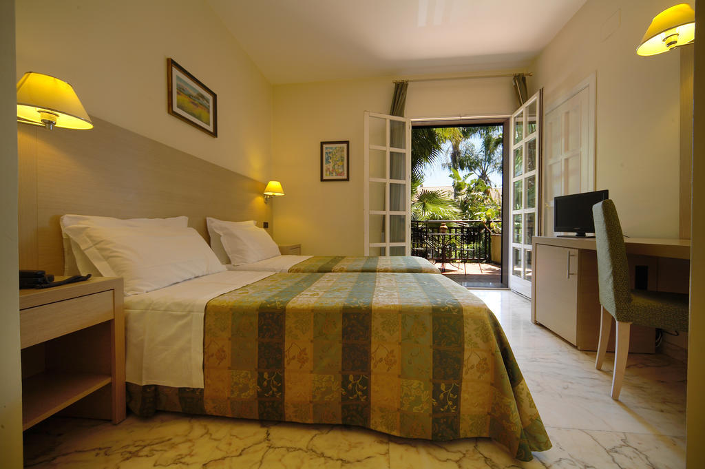 Chambre Double ou Lits Jumeaux avec Balcon
