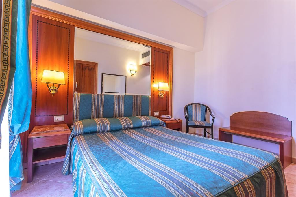 Quarto Standard com Cama de Casal ou 2 de Solteiro