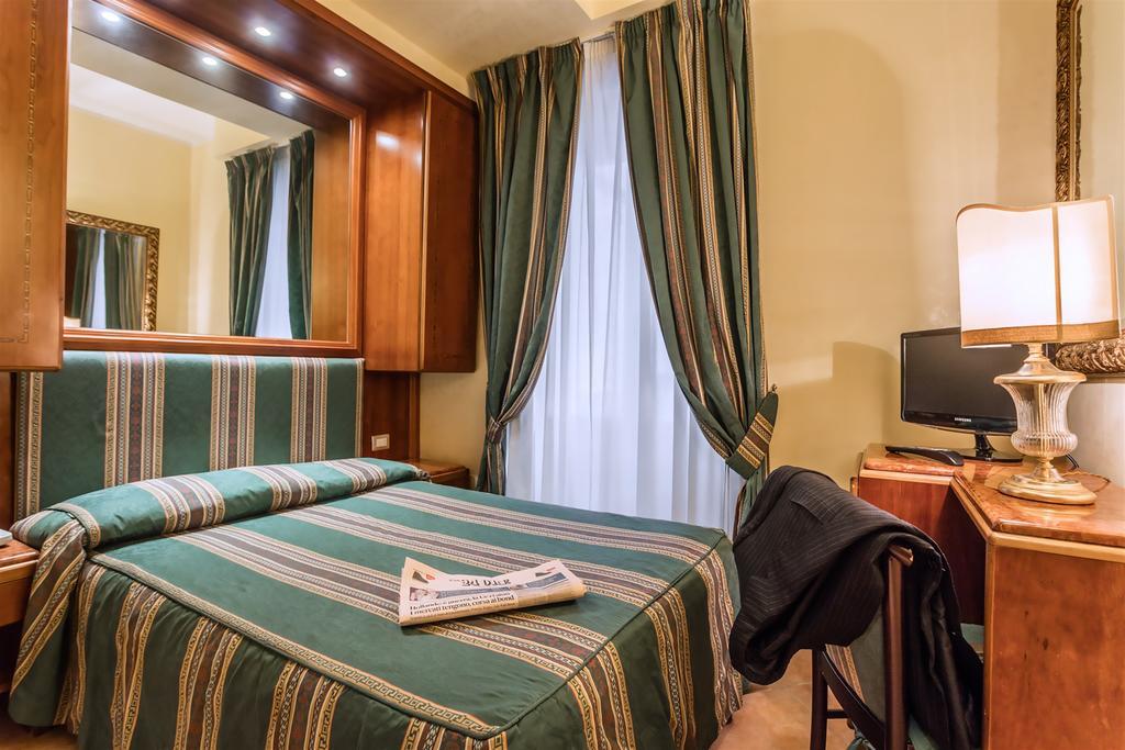 Quarto Econômico com Cama de Casal ou 2 de Solteiro