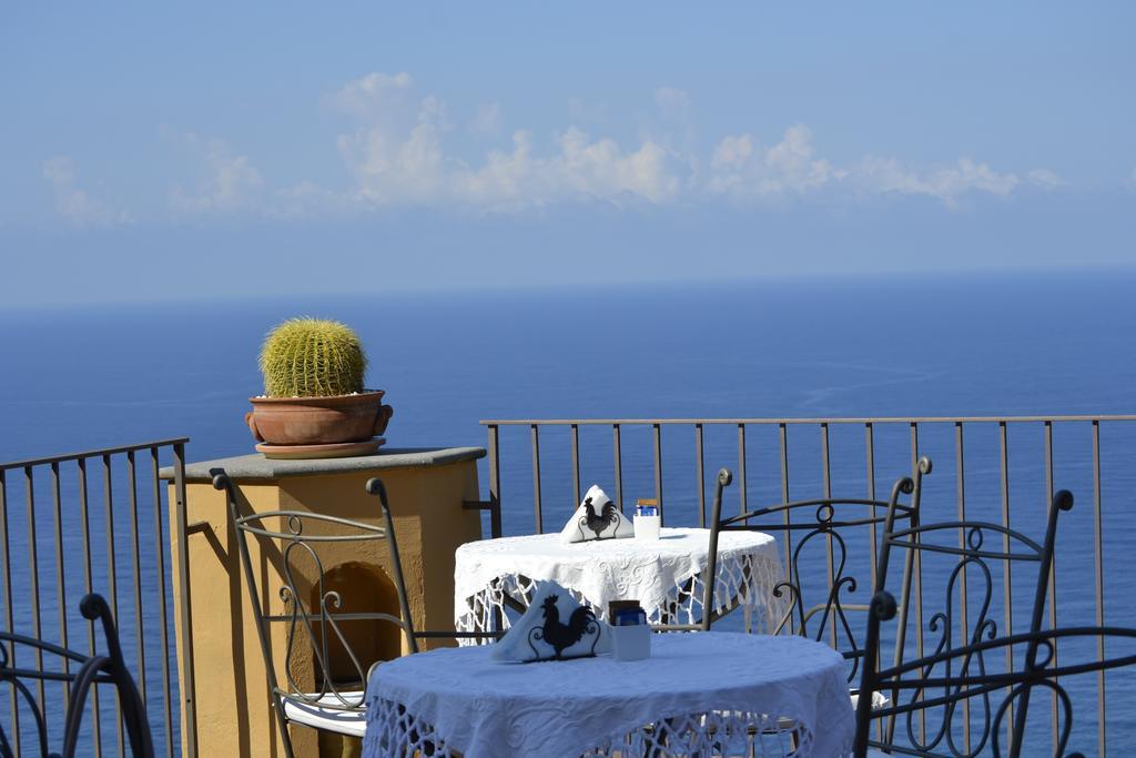 One-Bedroom Apartment - Annex,323042971:JPEG