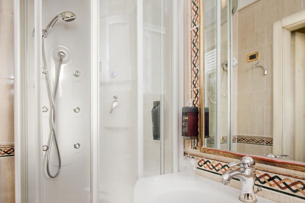 Single Room,190248658:JPEG