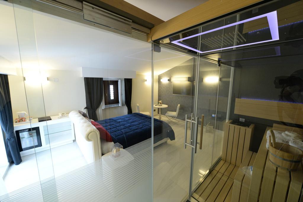 Double Room Sauna Spa Bath