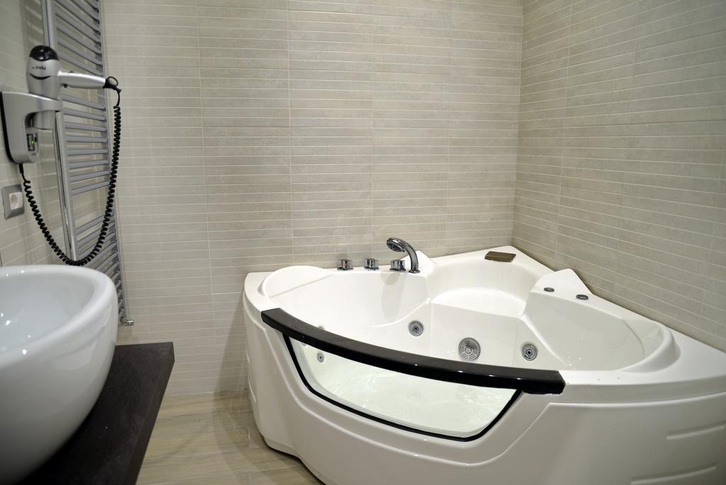 Apartament typu Suite z wanną z hydromasażem