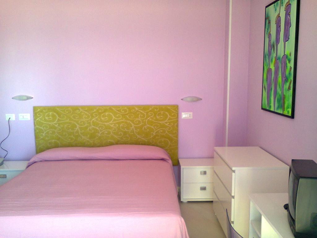 Double Room,208803748:JPEG