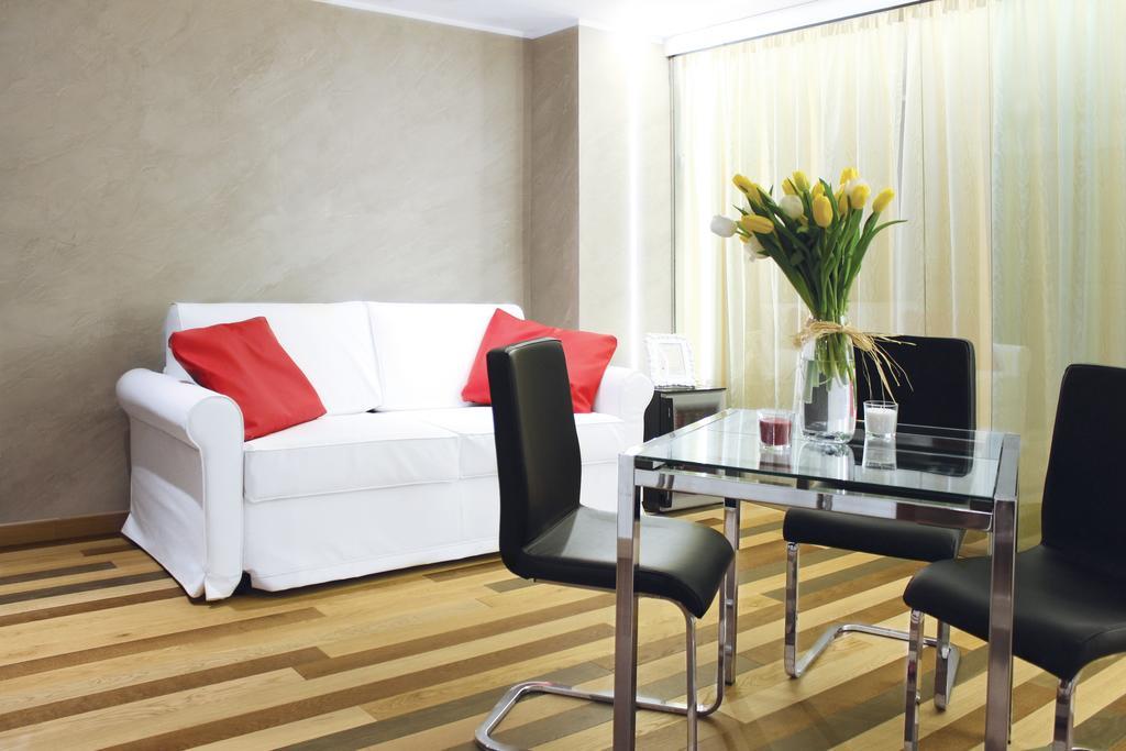 Suite Balcony City View