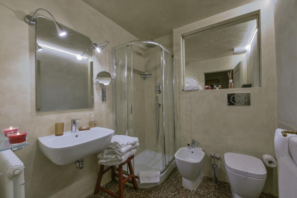 Suite,218349830:JPEG