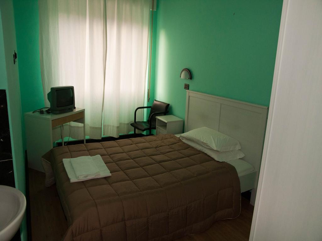 Economy Double Room Private External Bathroom