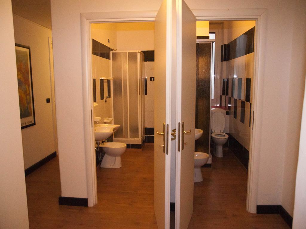 Economy Double Room Private External Bathroom