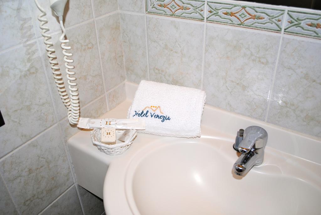 Single Room,1661670206:JPEG
