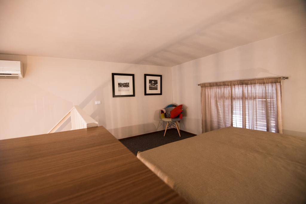 Family Room - Split Level,225951239:JPEG