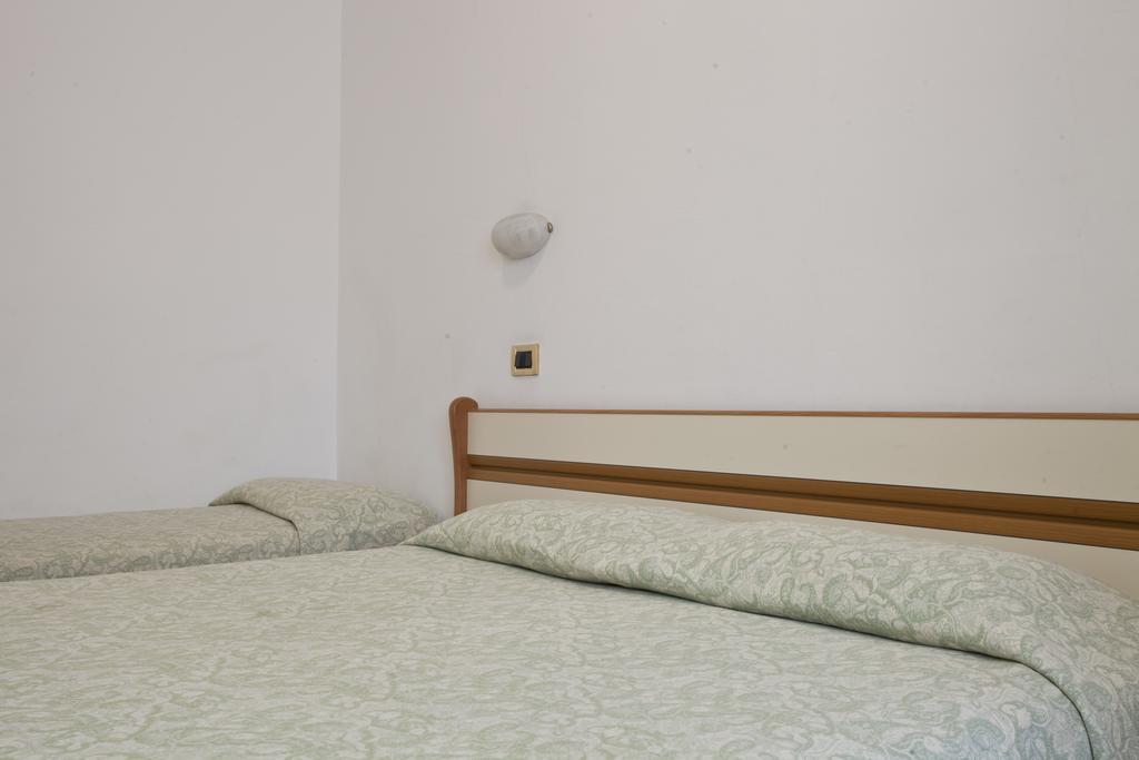 Triple Room,53290072:JPEG