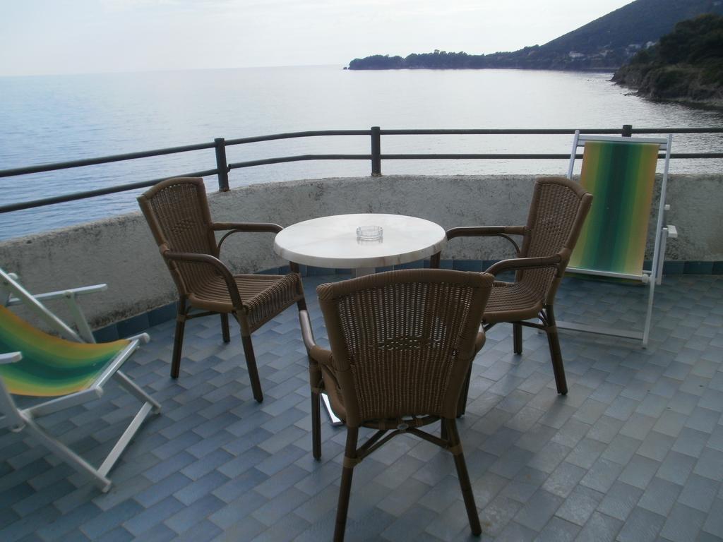 Camera Quadrupla con Vista Mare