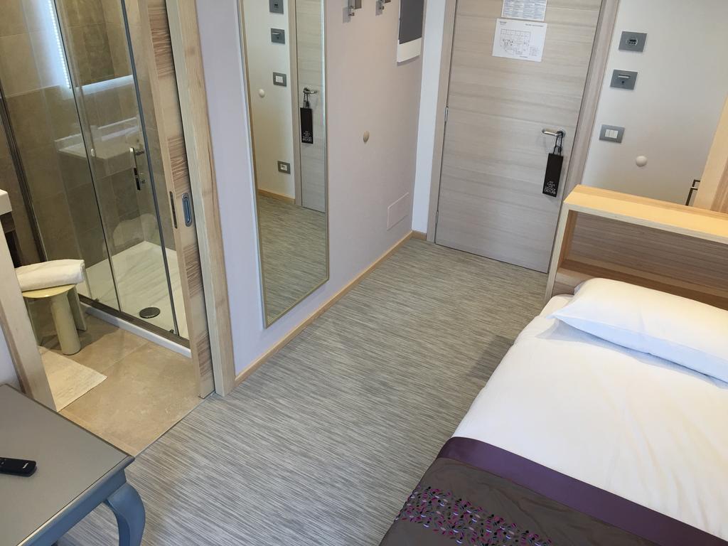 Single Room,227842373:JPEG