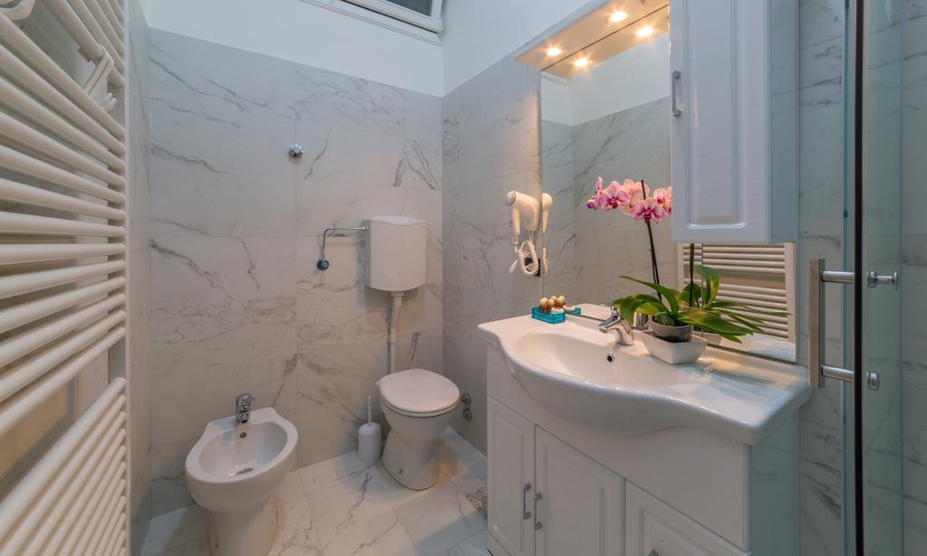 Apartament typu Deluxe Junior Suite „Alvise Dandolo" z widokiem na kanał