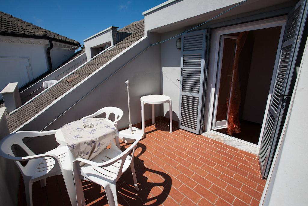 Studio Balcony Sea View Split Level