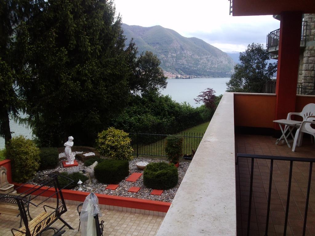 Camera Matrimoniale con Vista Lago