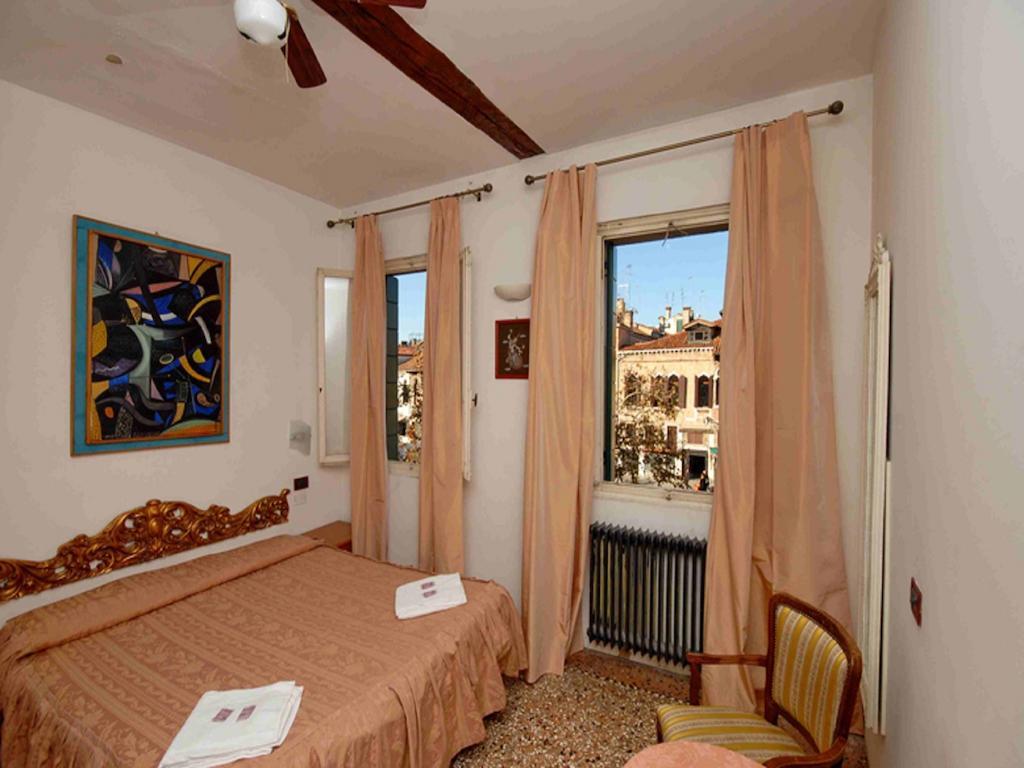 Double Room with Private Bathroom,235968857:JPEG