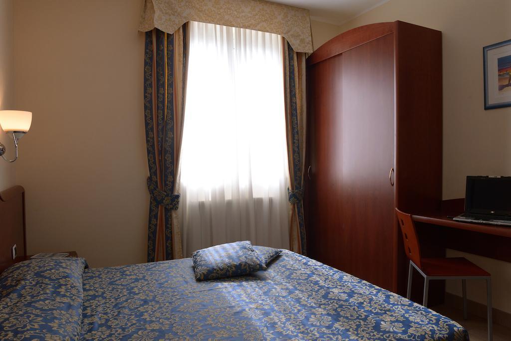 One-Bedroom Apartment with Balcony
