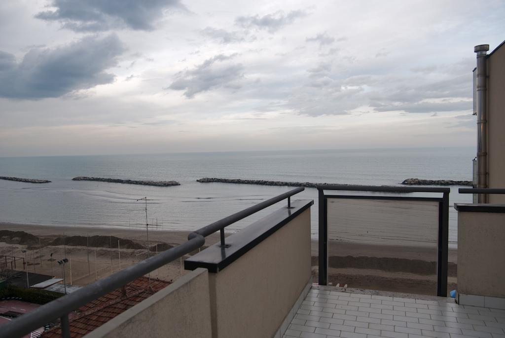 Apartament z 2 sypialniami i bezpośrednim widokiem na morze