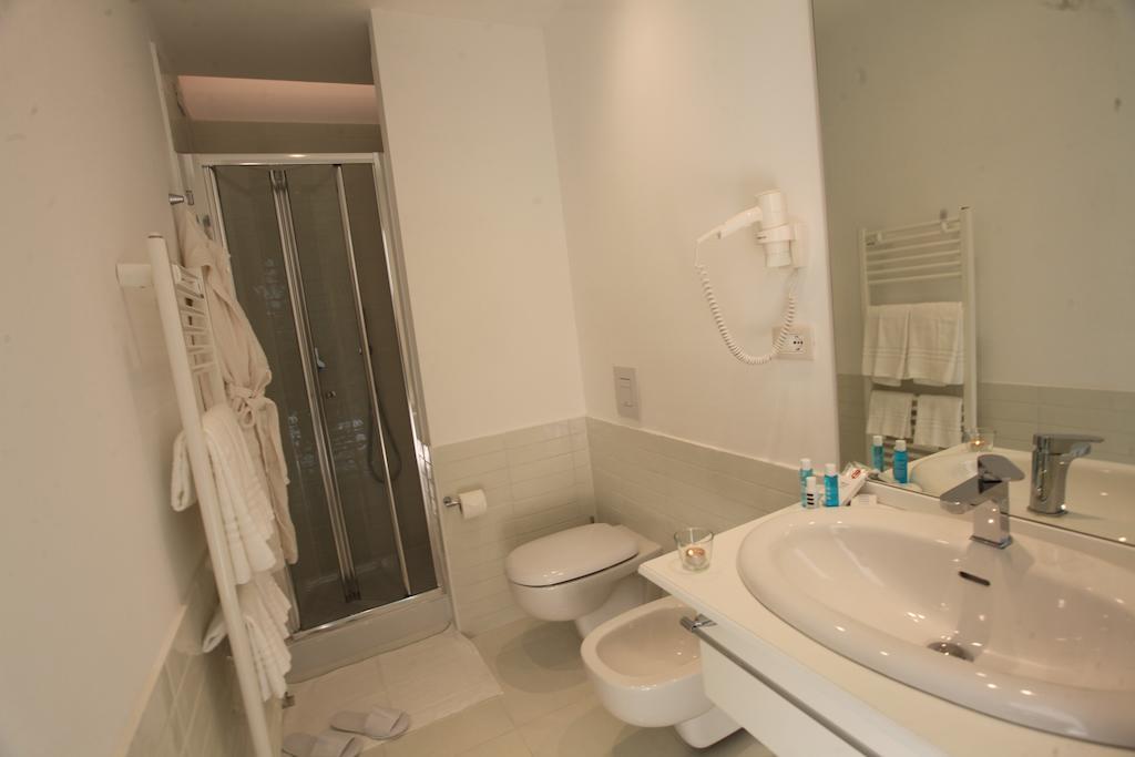 Chambre Double ou Lits Jumeaux - Vue Partielle sur Mer