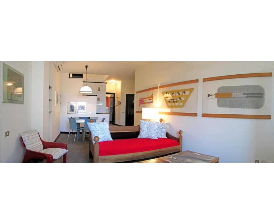 Apartament dwupoziomowy z 1 sypialnią oraz tarasem