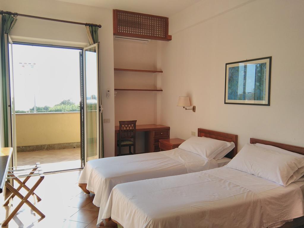 Triple Room,239484285:JPEG