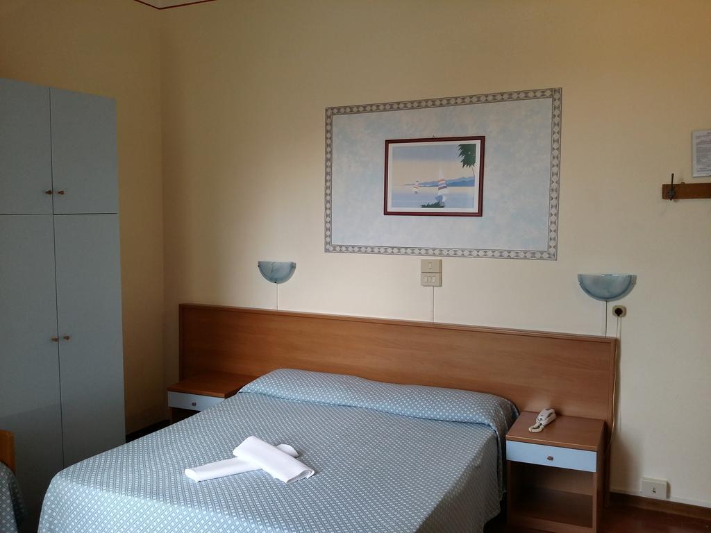 Double or Twin Room,254574149:JPEG