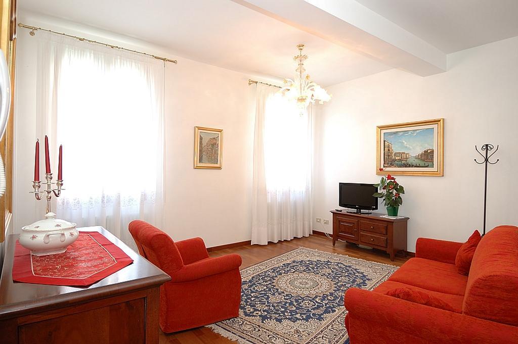 Apartament z 2 sypialniami z widokiem na kanał