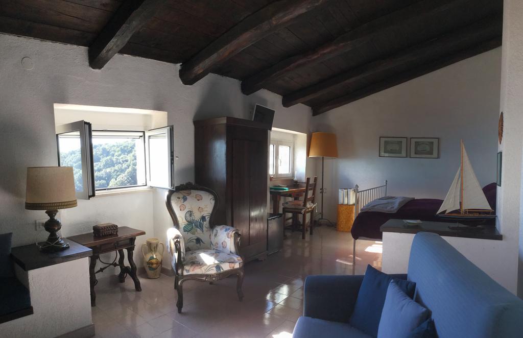 Deluxe Double Room,324779695:JPEG