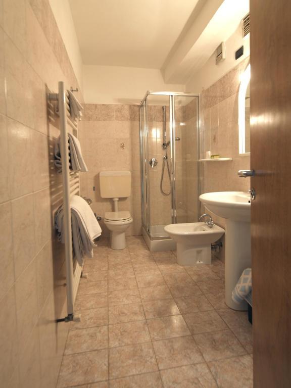 Budget Single Room,400506792:JPEG