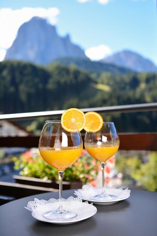 Alpina Double room with balcony with Mountain view