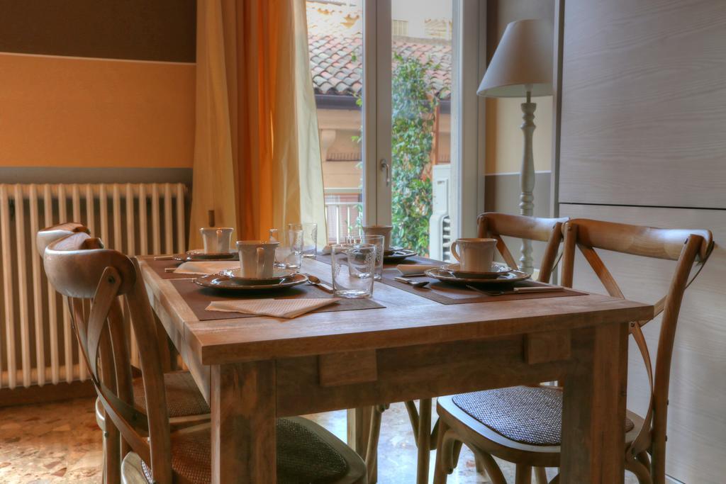 Apartament z prywatną łazienką poza pokojem